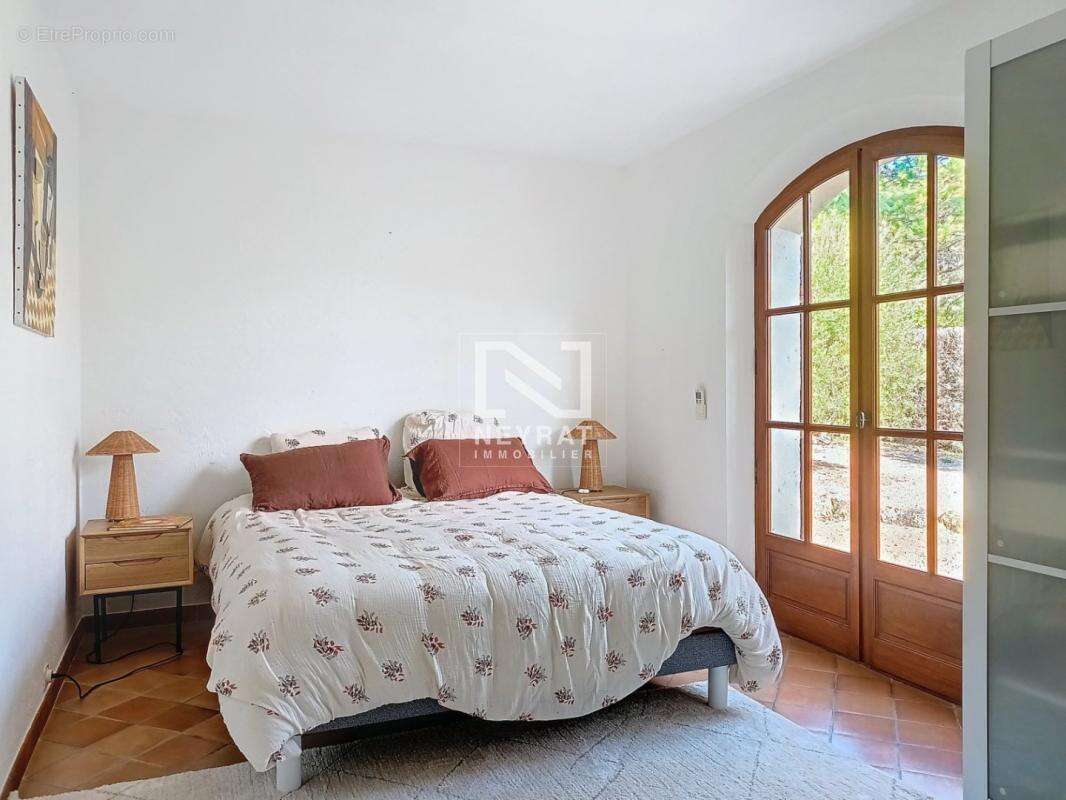 Maison à TOURRETTES