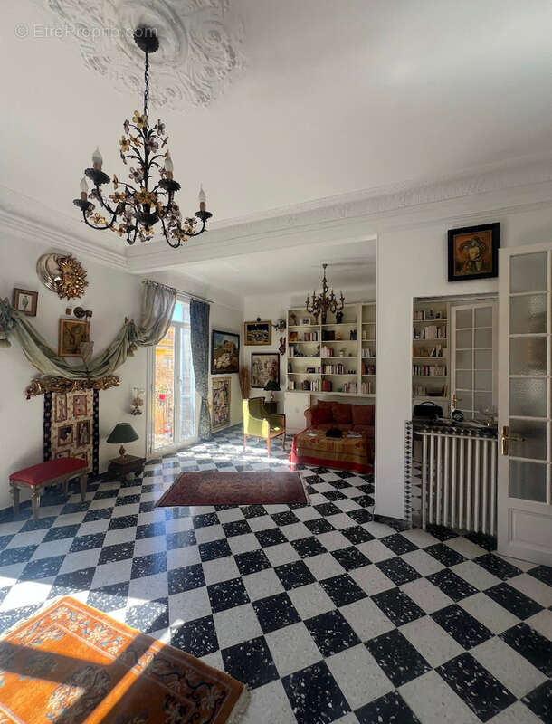 Appartement à MENTON