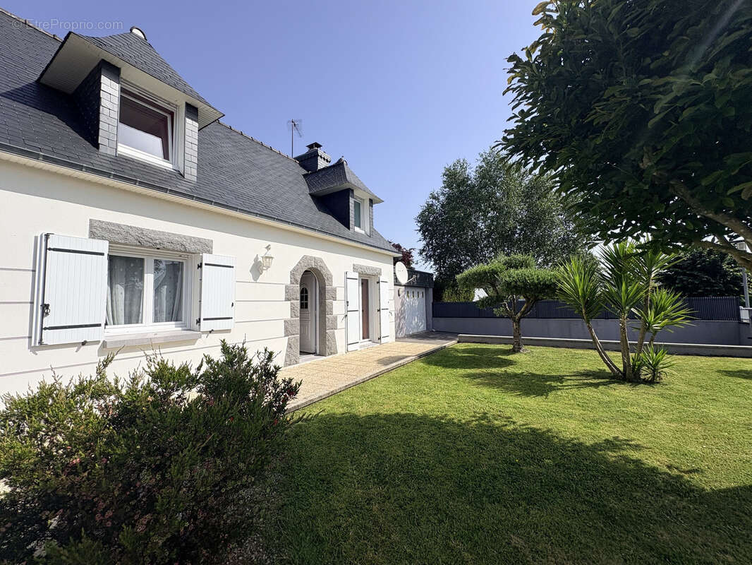 Maison à SAINT-EVARZEC