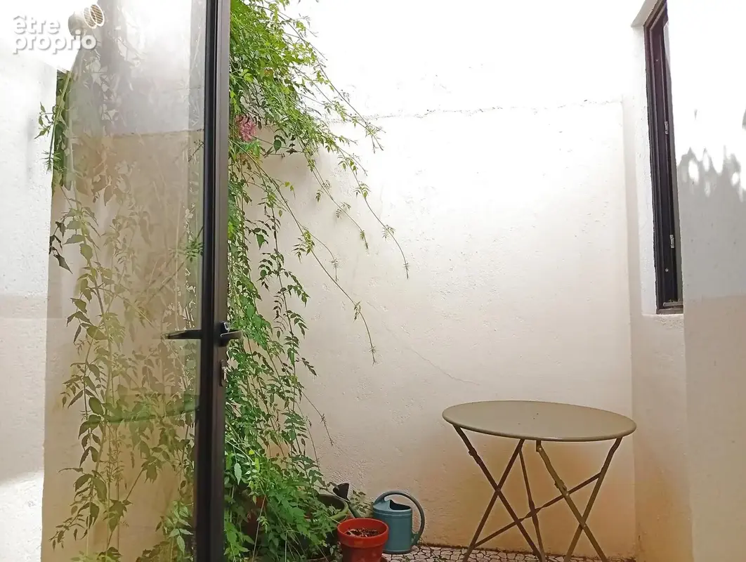 A vendre à Perpignan 149000€ - Appartement T4 rénové avec patio. - photo 3