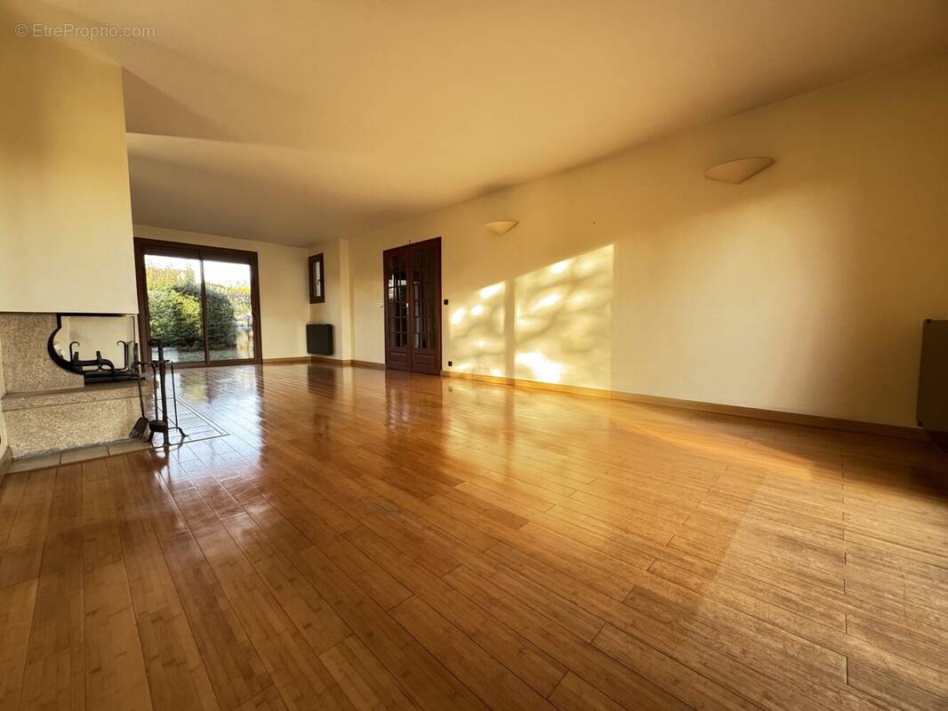 Maison à SAINT-GERMAIN-LES-CORBEIL