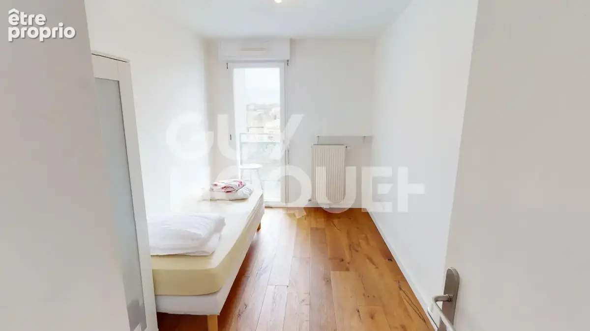 T4 de 71 m²  dans du BBC avec double balcon et vue dégagée ? Ivry Port - photo 2