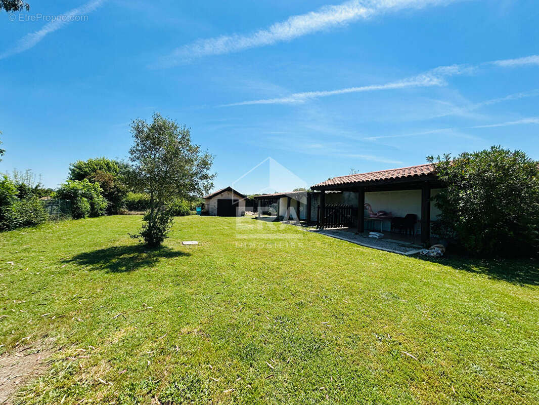 Maison à CAMALES