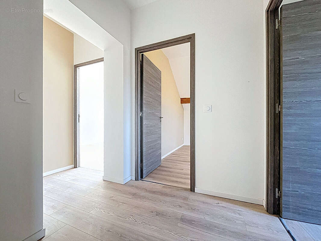 Appartement à CONTAMINE-SUR-ARVE