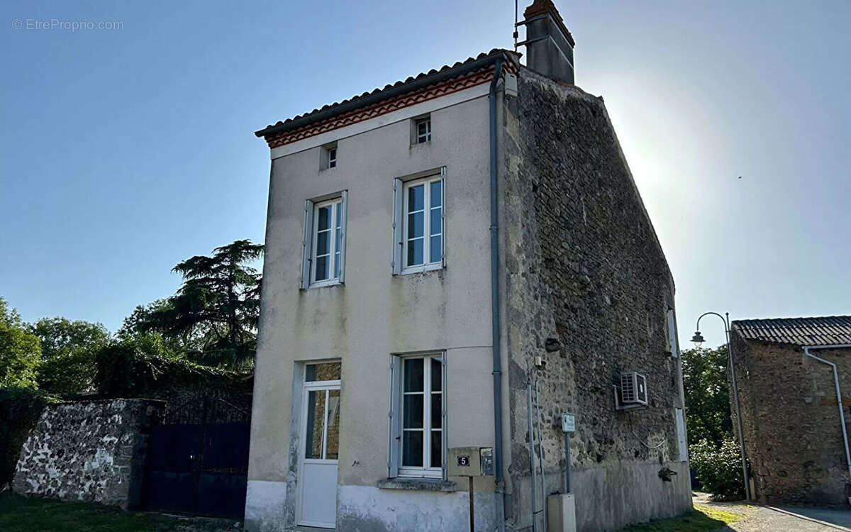 Maison à VILLEFAVARD