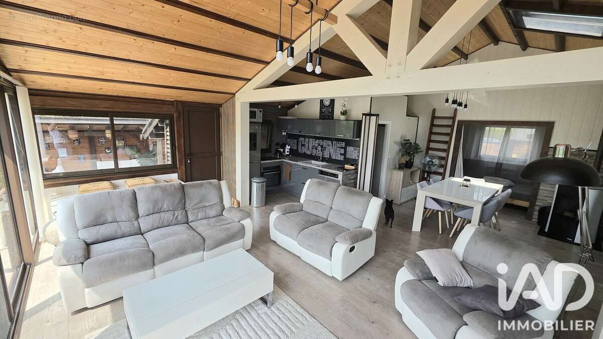 102 m² à Saint-Sauveur-Les-Bray  - photo 5