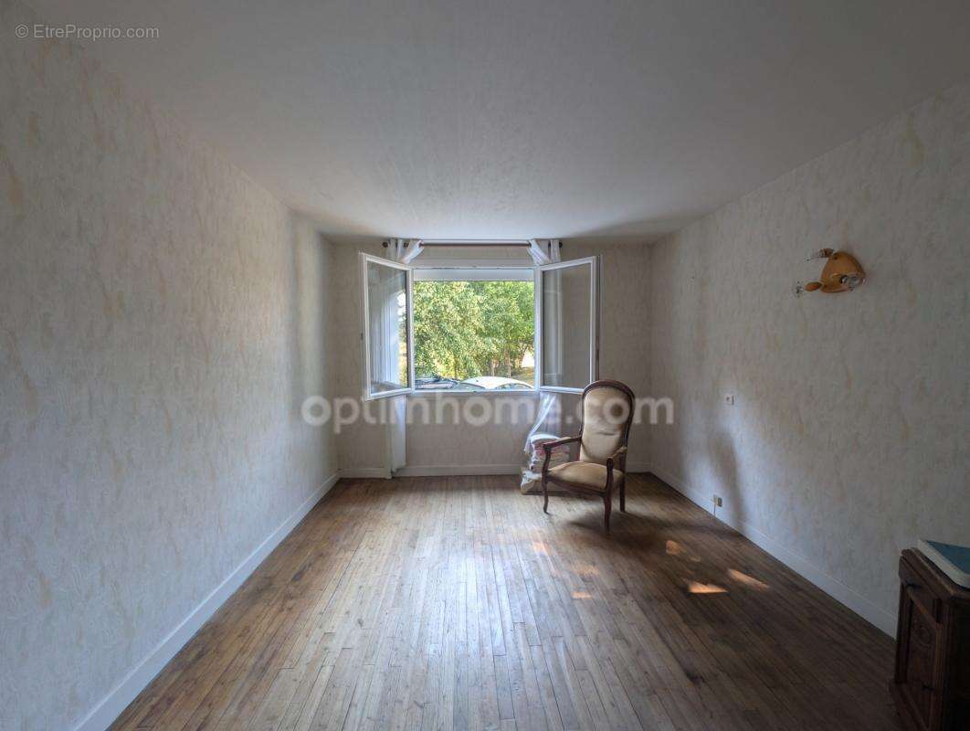 Maison familiale avec sous-sol complet sur 3 264 m² de terrain – Savignac-Lédrier (Dordogne – Périgord Vert) - photo 10