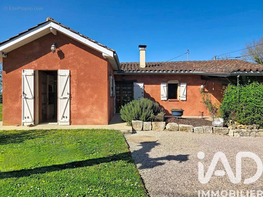 Maison 140 m² à Ordan-Larroque  - photo 9