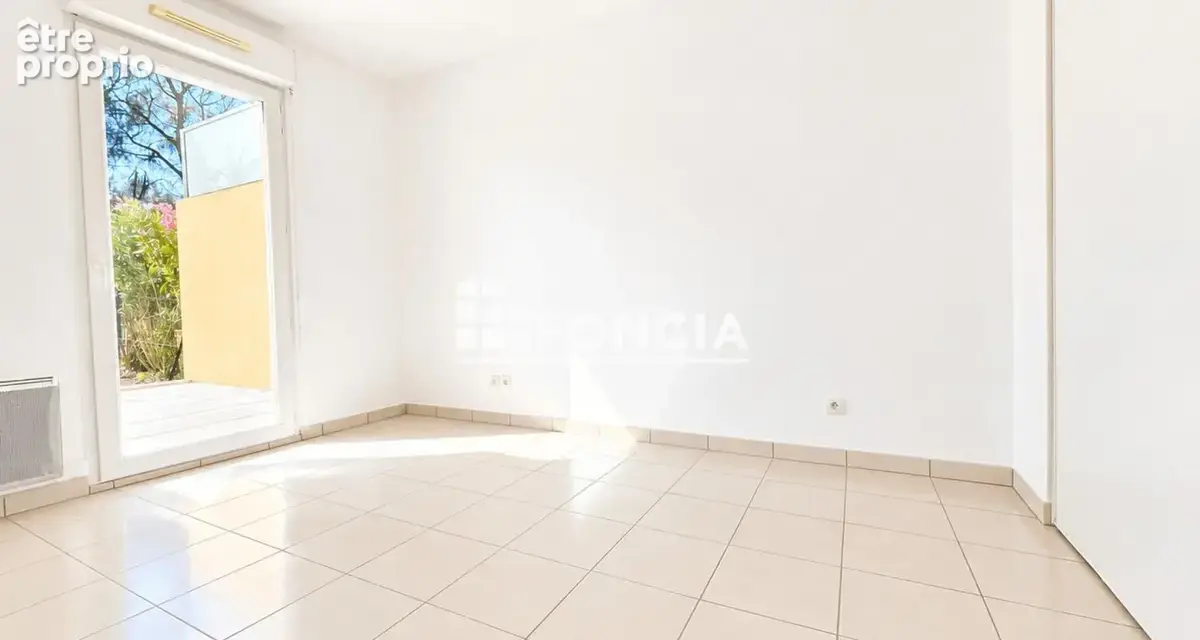 Frejus, appartement 3 pieces en rez de jardin, garage et parking - photo 7