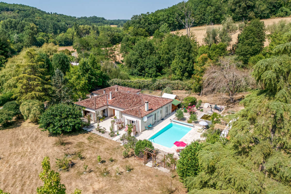 Maison de campagne, garage, piscine, terrain. - photo 59