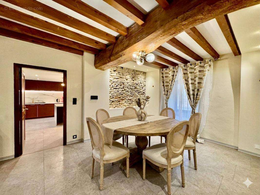 Maison à SAINT-MARCEL-BEL-ACCUEIL