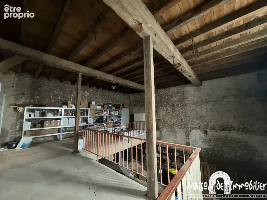 A vendre à COGNAC - Immeuble locatif à réhabiliter - 680m2 - photo 4
