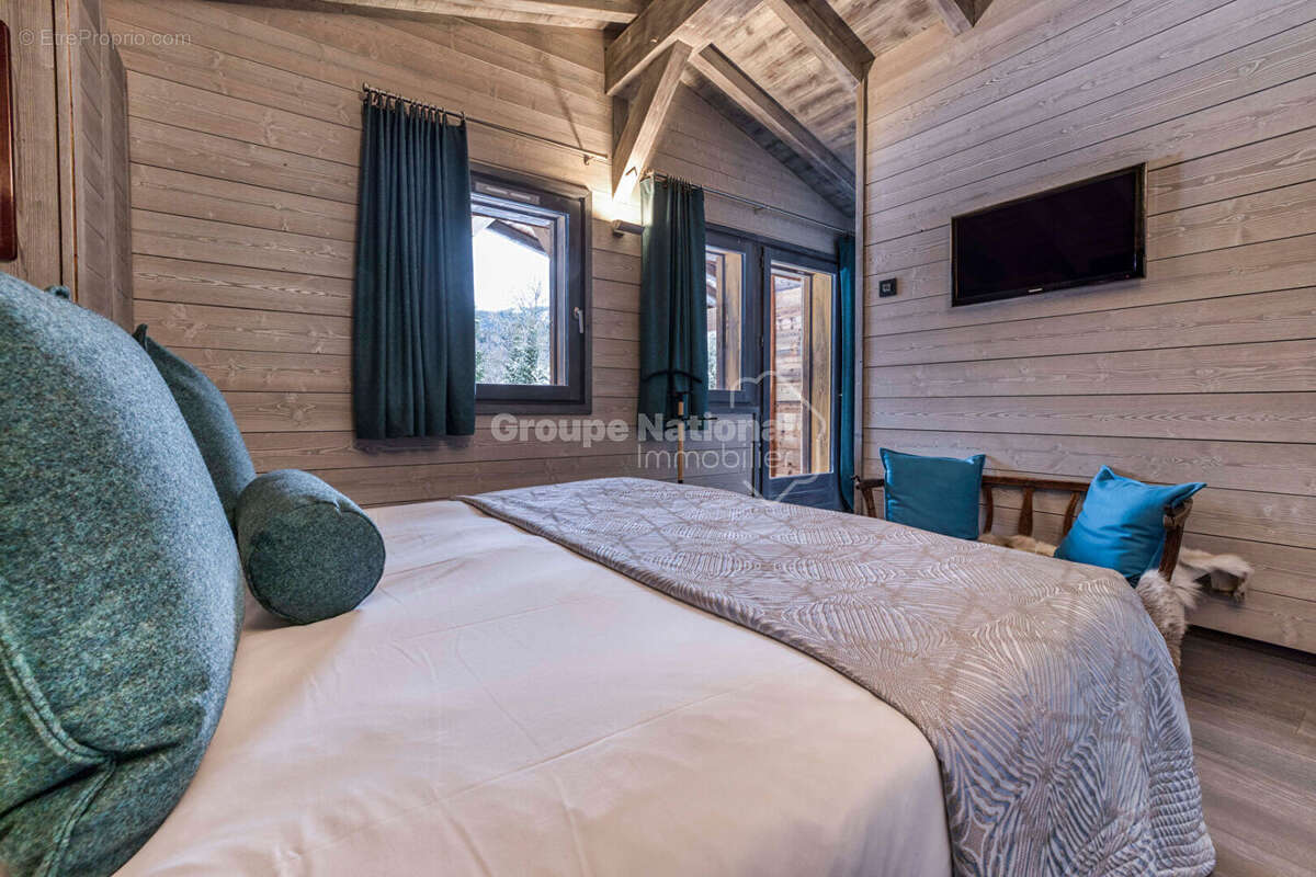 Maison à DEMI-QUARTIER