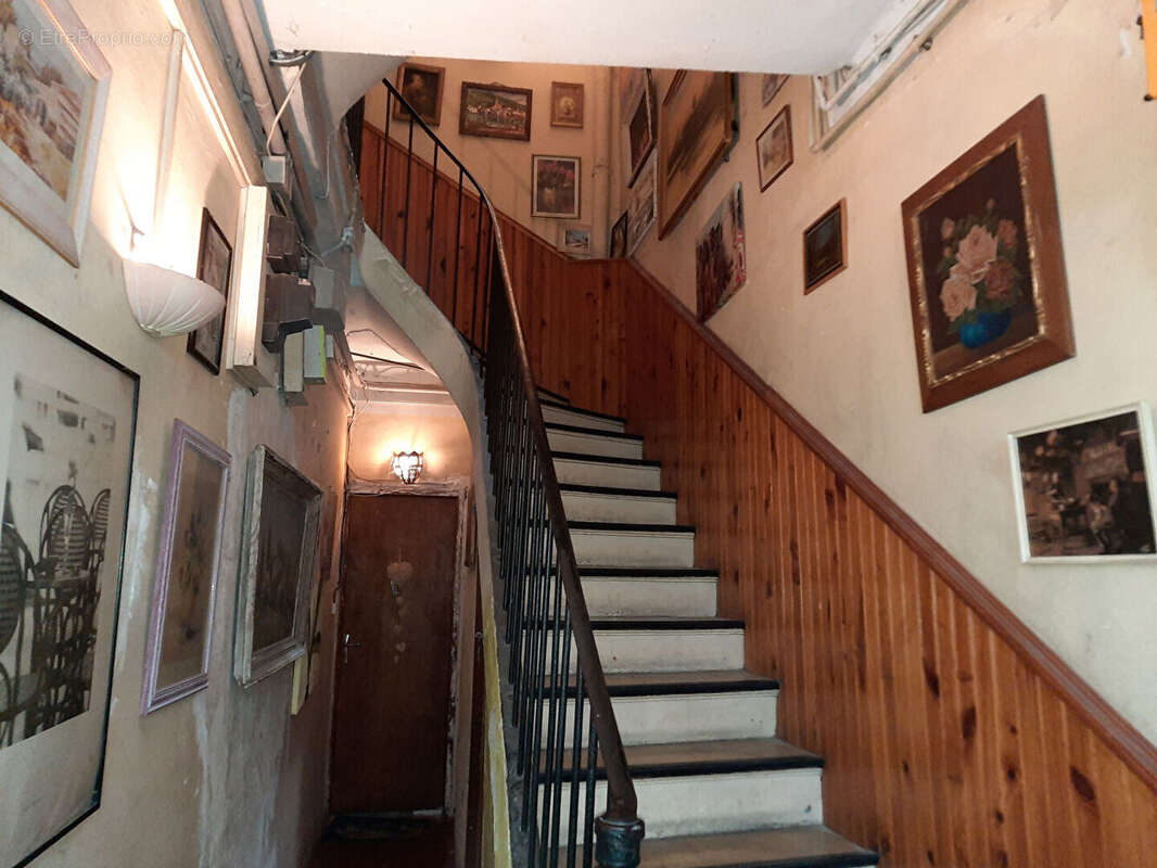 Appartement à MARSEILLE-4E