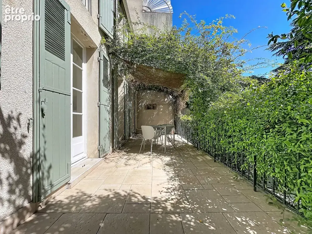 Maison de ville t12 de 285m² avec piscine - photo 10