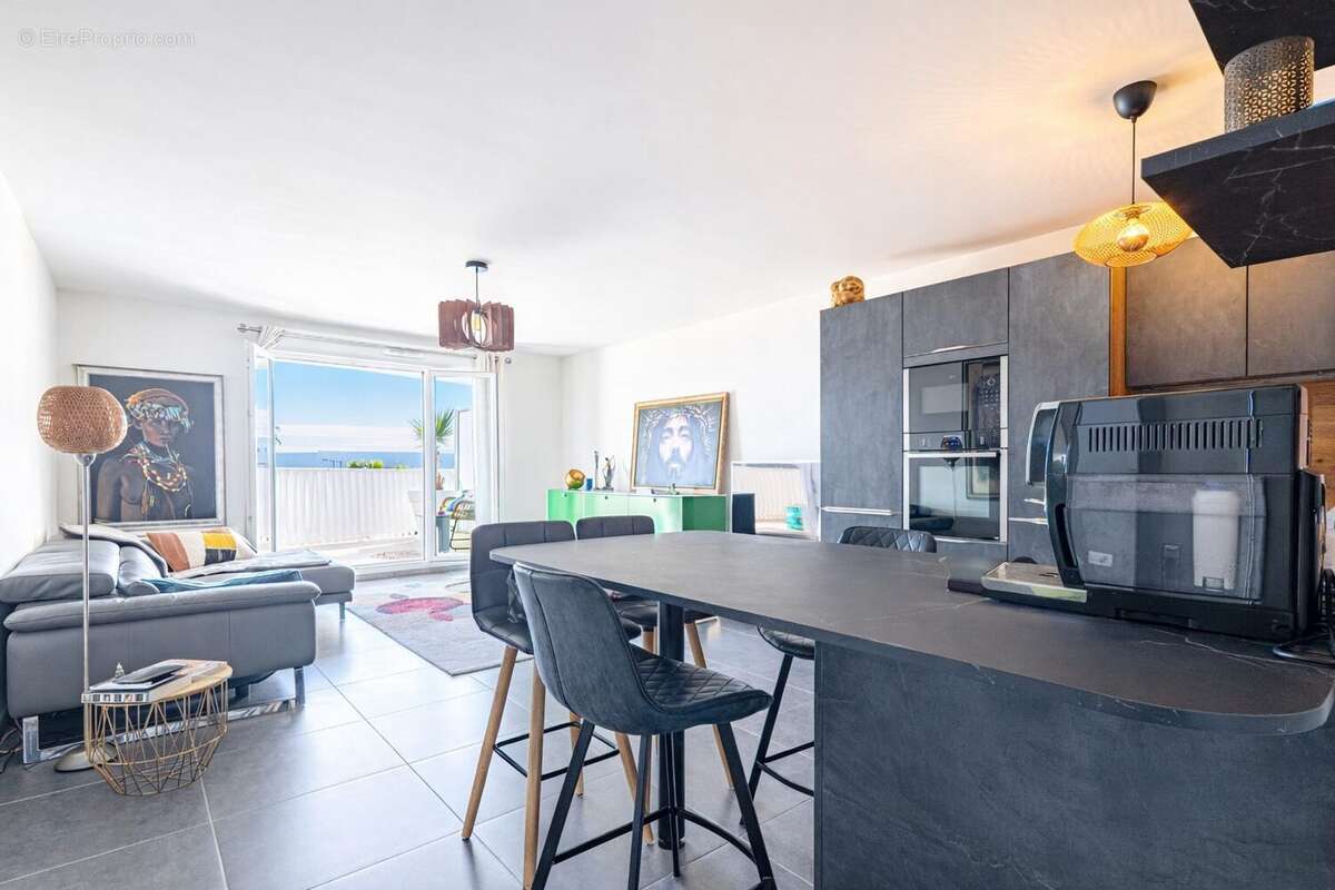 Appartement à VILLENEUVE-LOUBET