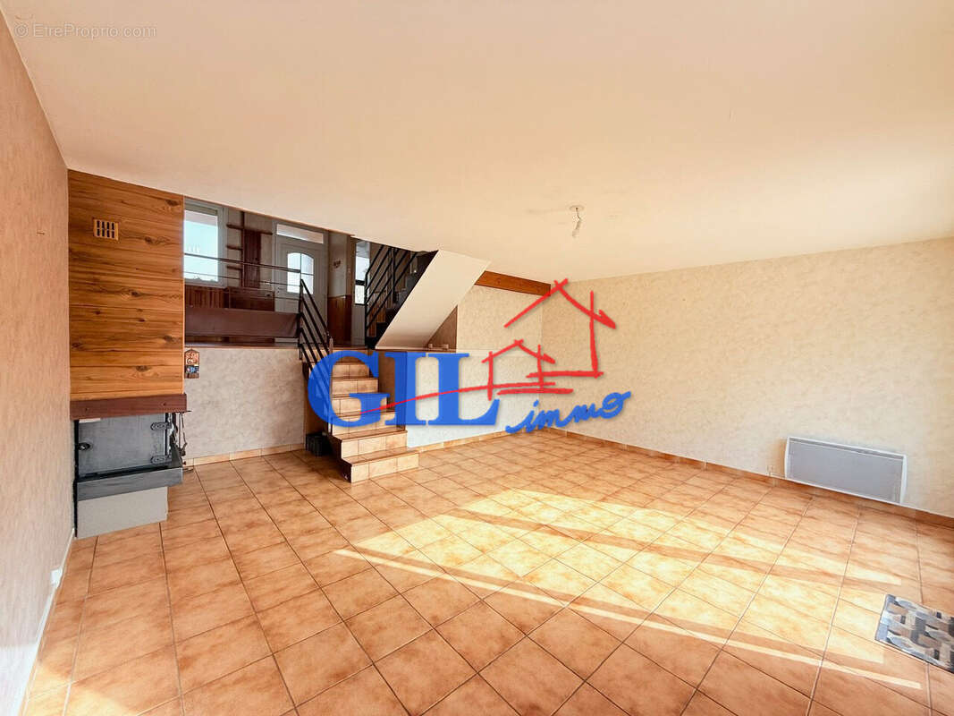 Maison à SAVIGNY-LE-TEMPLE