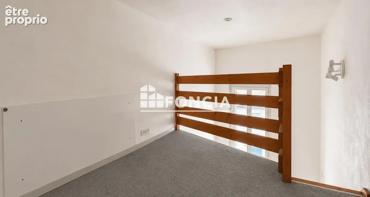 Grand T1 bis avec une mezzanine dans l'ancien - photo 7