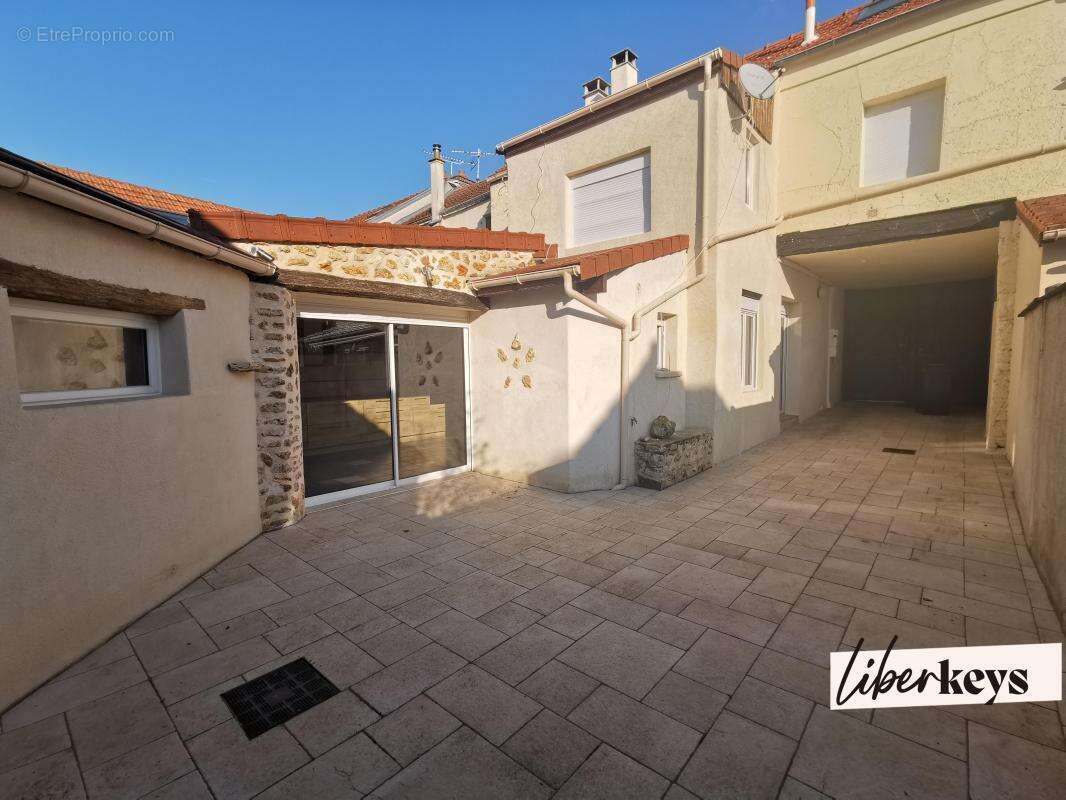 Maison à MARCOUSSIS