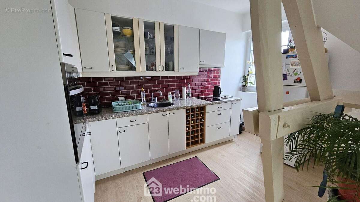 Voici la cuisine... - Appartement à SAMOREAU