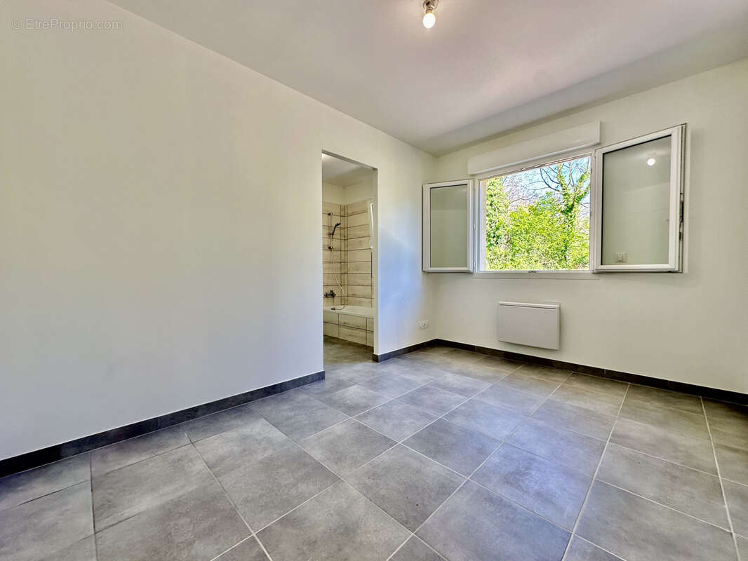 Maison à SAINT-CLAIR-DE-LA-TOUR