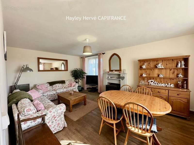 Propriété À VENDRE avec maison et gîte indépendant, dépendances et terrain de 5 000 m² – Mortain LE NEUFBOURG (50) - Mortain - photo 6