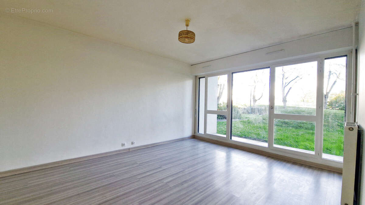 Appartement à LES ULIS