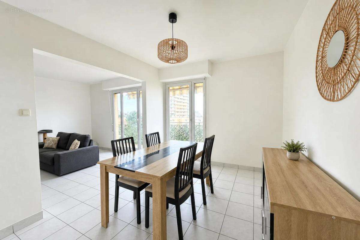 Appartement à RILLIEUX-LA-PAPE