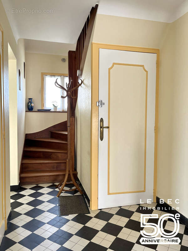Maison 120 m² à Vannes  - photo 7
