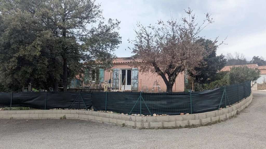 Maison à REGUSSE