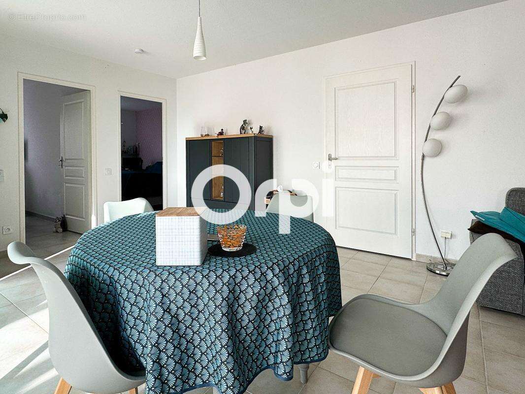 Maison à SAINT-LAURENT-DE-LA-PREE