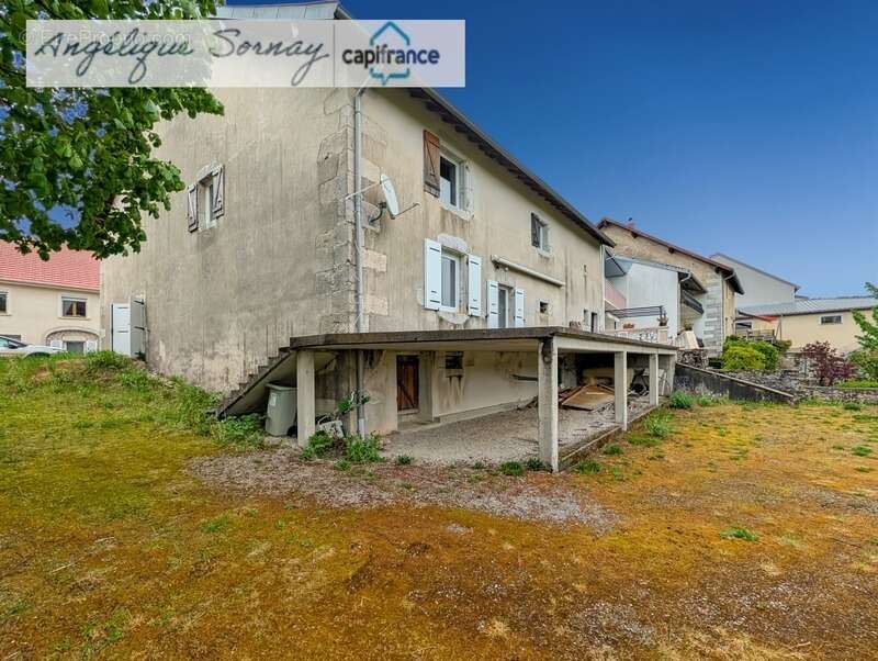 Maison familiale rénovée partiellement avec grange et vastes espaces – Jura BONLIEU - photo 3
