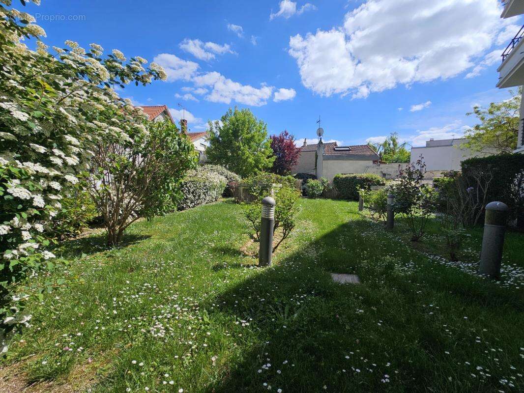Appartement à SURESNES