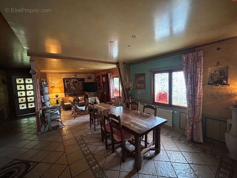 Maison à BRISON-SAINT-INNOCENT