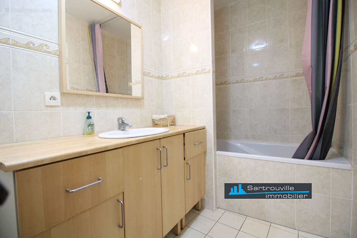 Appartement à SARTROUVILLE