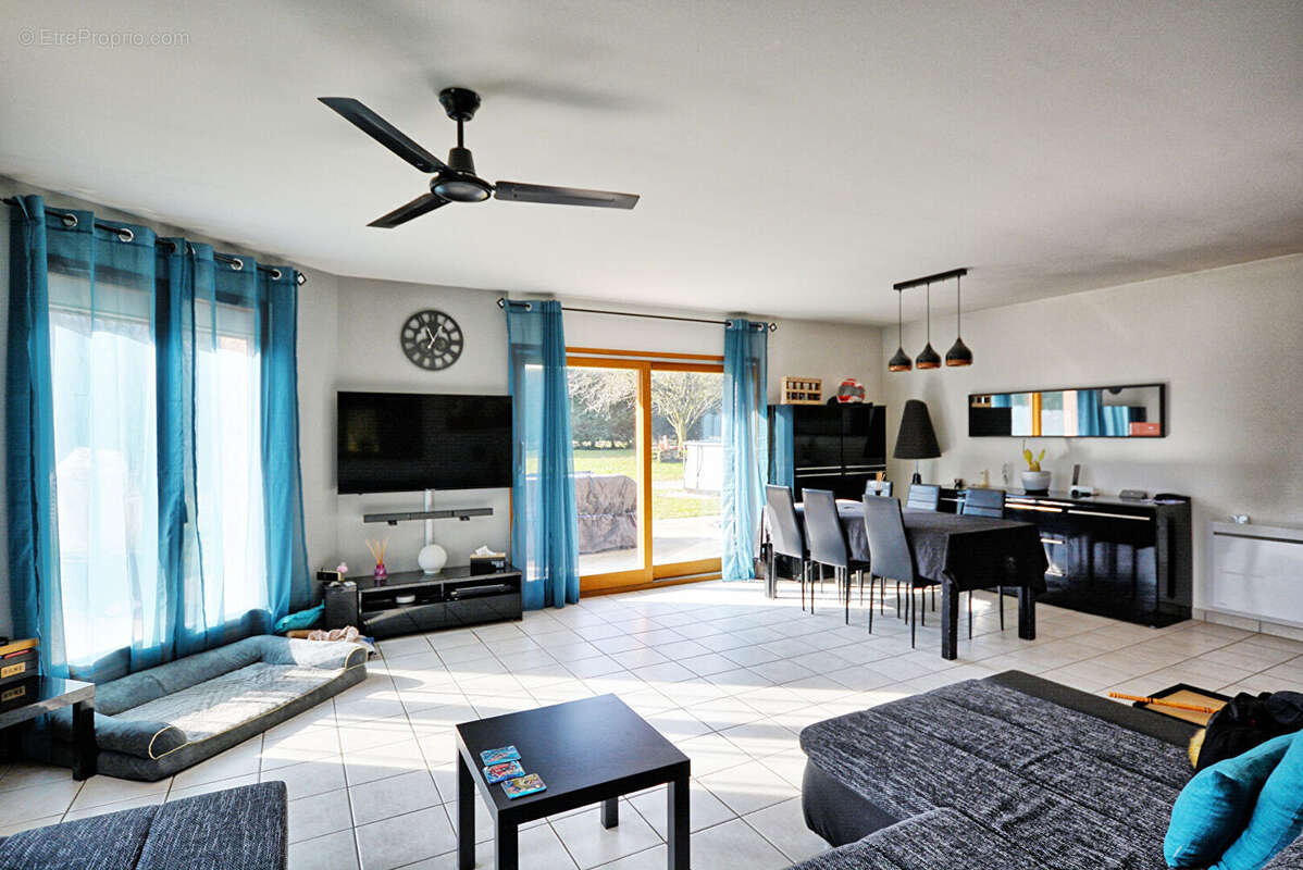 Maison à SAINT-PIERRE-EN-FAUCIGNY