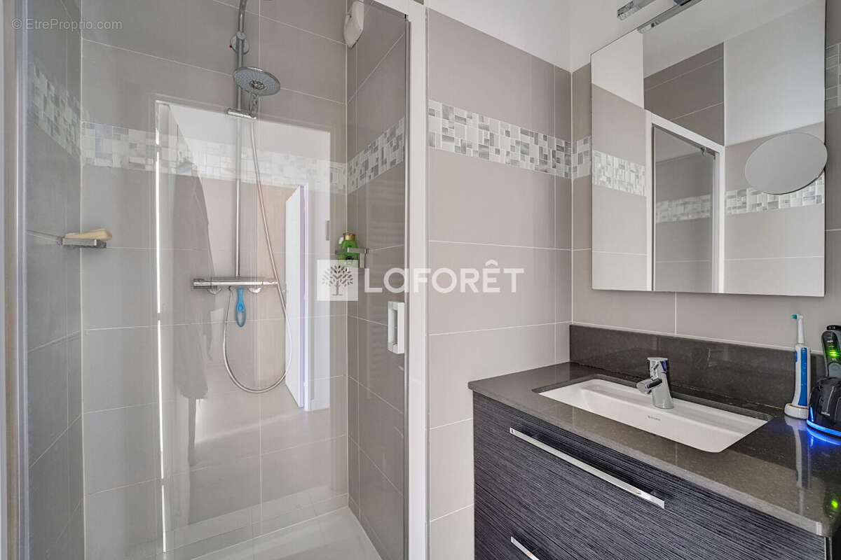 Appartement à PARIS-14E