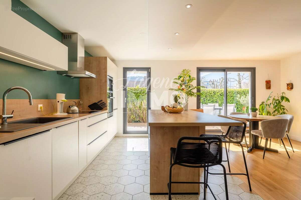 Appartement à SAINT-JORIOZ