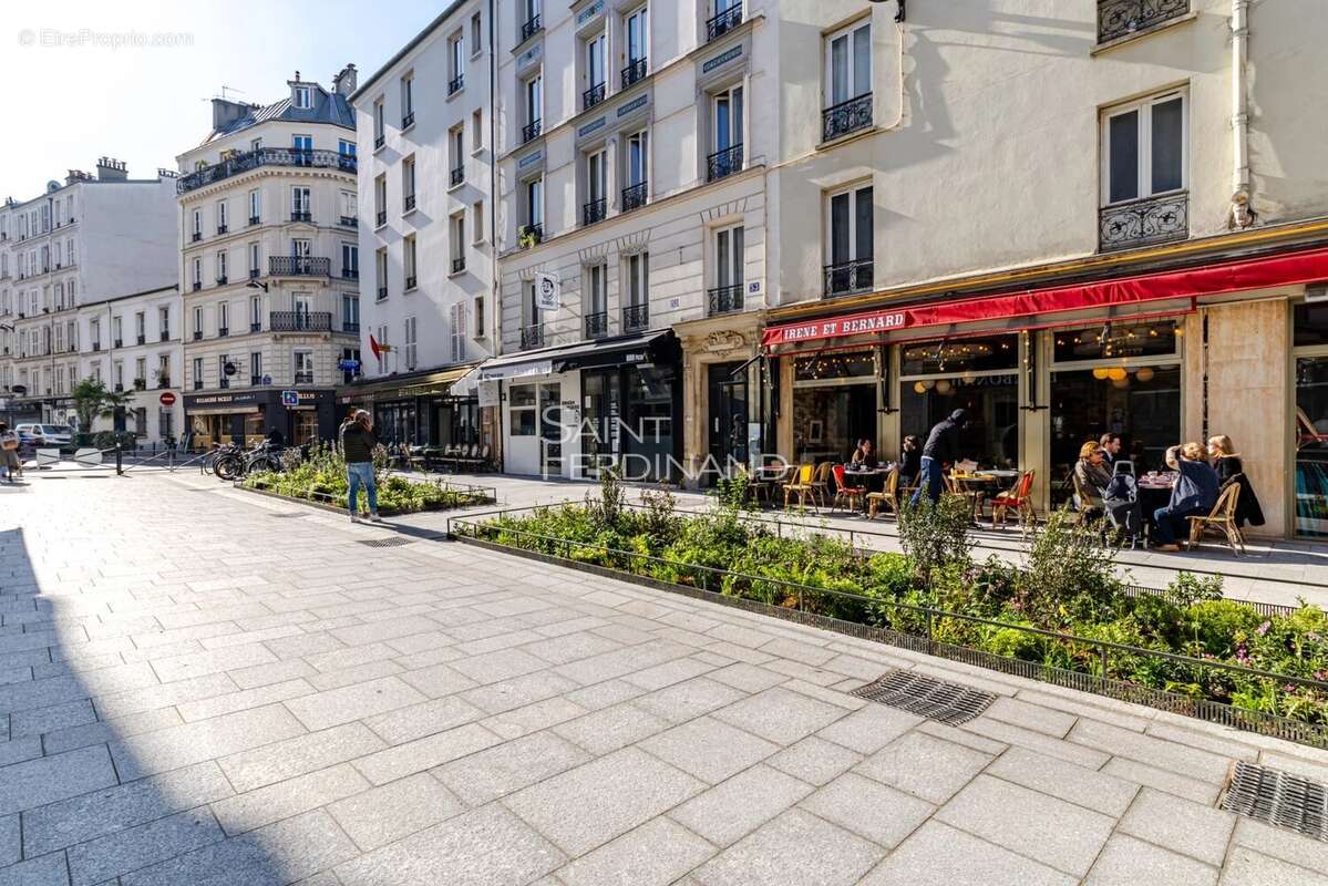 Appartement à PARIS-17E