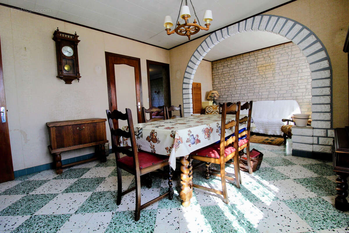 Maison à HOUDAN