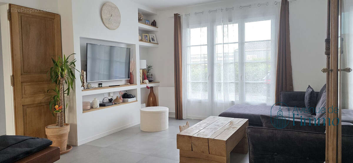 Maison à SAINT-JEAN-DE-LINIERES