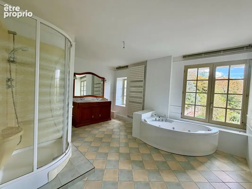Propriété de caractère exceptionnelle avec dépendances, piscine et 3,5 hectares - photo 13