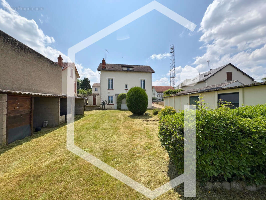 Maison à COSNE-COURS-SUR-LOIRE