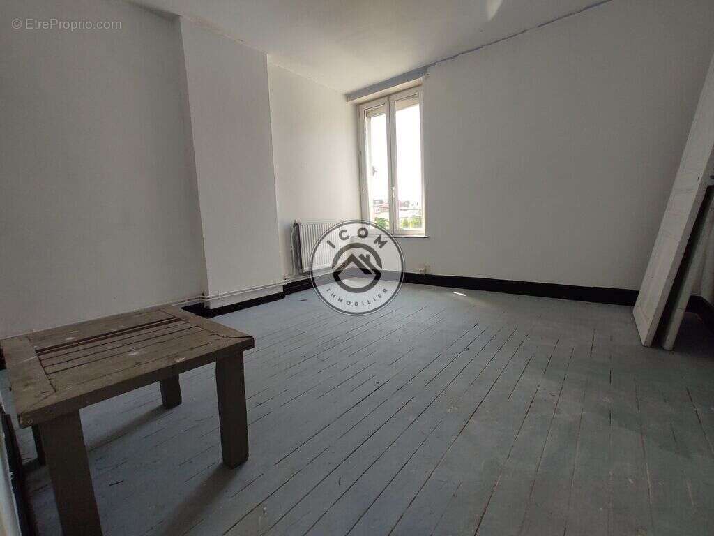 Maison à AULNOYE-AYMERIES