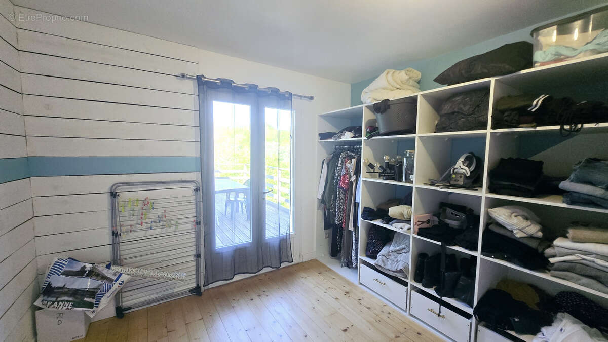 Maison à SAINT-MAGNE-DE-CASTILLON