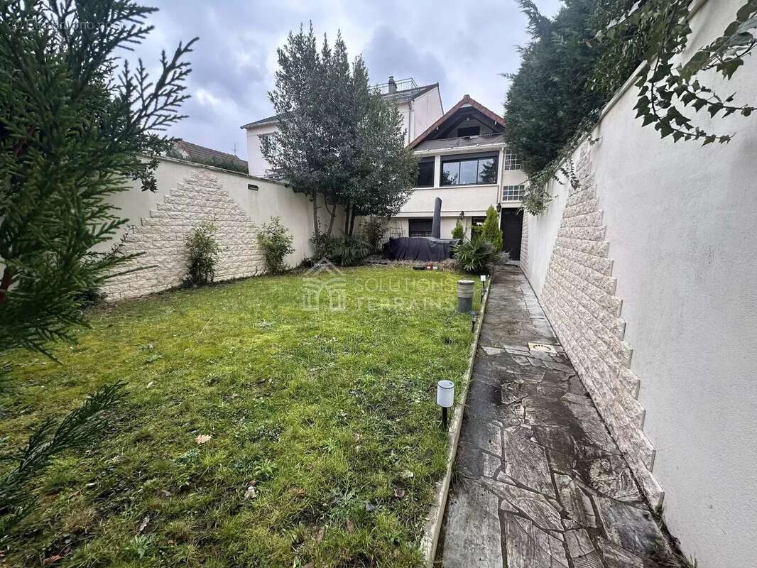 Maison à SAINT-PRIX