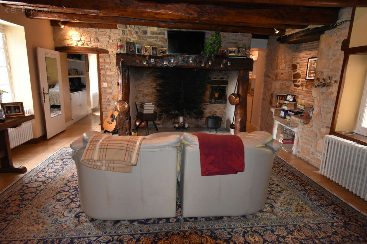 Maison à PUY-L'EVEQUE