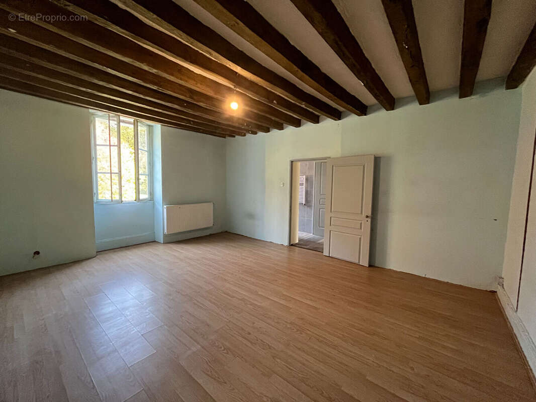 Maison à MERY-ES-BOIS