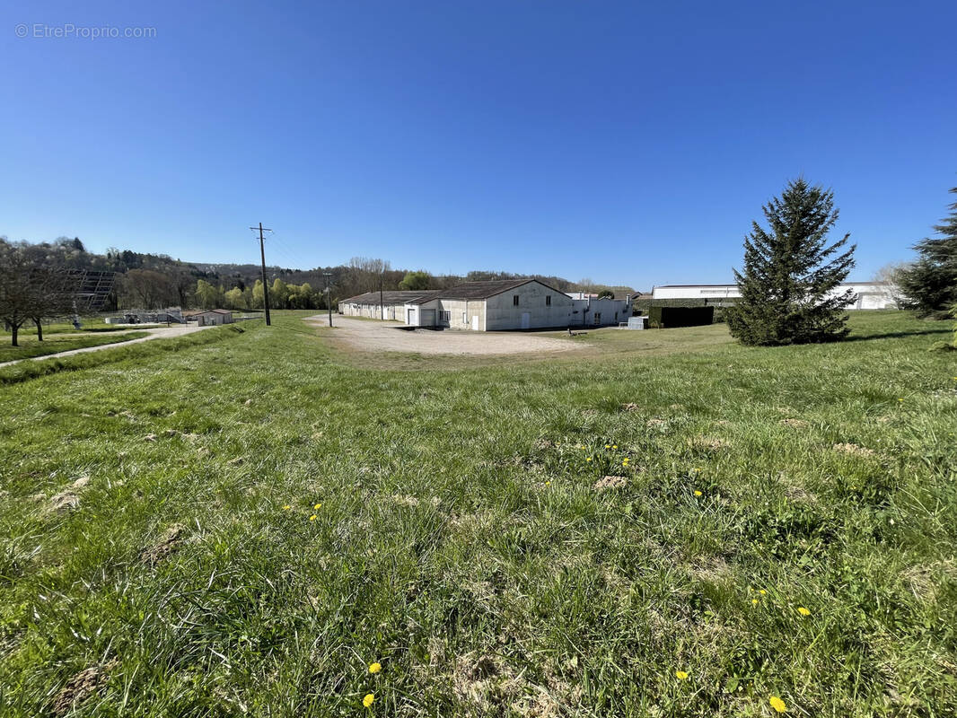 Commerce à HAUTERIVES