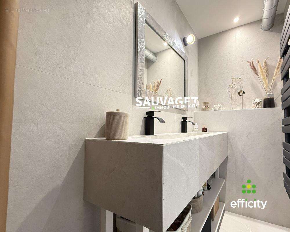 Appartement à REIGNIER